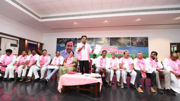 అసంతృప్త నేతలకు కేటీఆర్ బుజ్జగింపుల మంత్రం