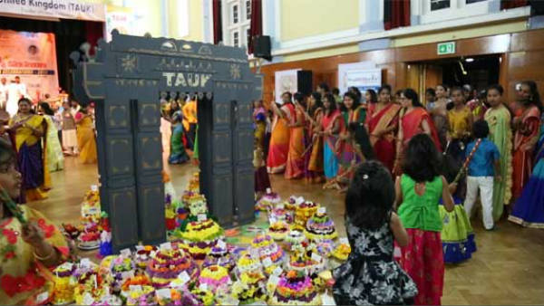 లండన్లో బతుకమ్మ సంబురాలు