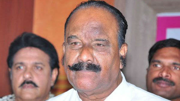 కార్పోరేషన్ చైర్మన్ ఎవరికి కావాలి అని మాజీ మంత్రి విసుర్లు