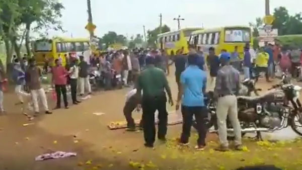25 కేజీల కేక్ నేలపాలు