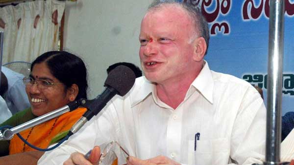 Housing lands should be given to each poor people by ugadi Housing lands should be given to each poor people by ugadi