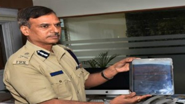 600 మంది పోన్లు ట్యాపింగ్ !