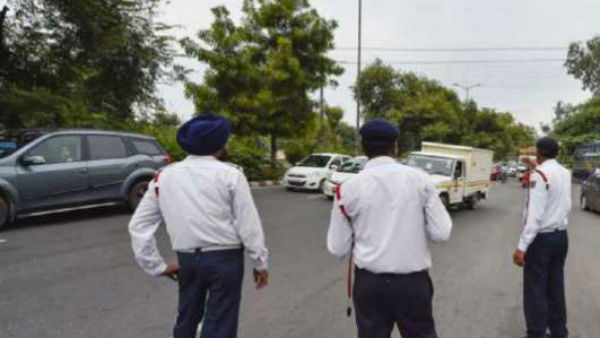 policemen were suspended for allowing Union minister vehicle go without verification policemen were suspended for allowing Union minister vehicle go without verification