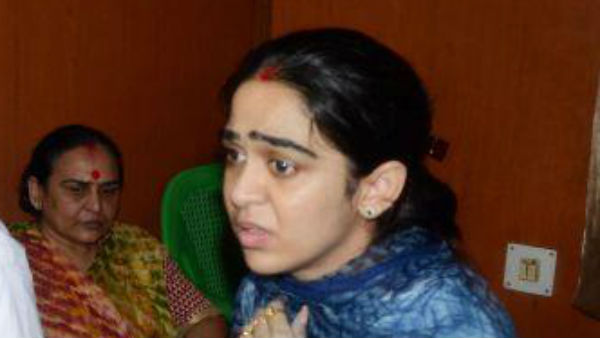 Aishwarya allowed to enter Rabris house After drama, Aishwarya allowed to enter Rabris house After drama,