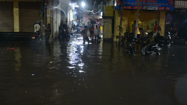 heavy rain in hyderabad city.. traffic jam in main roads heavy rain in hyderabad city.. traffic jam in main roads