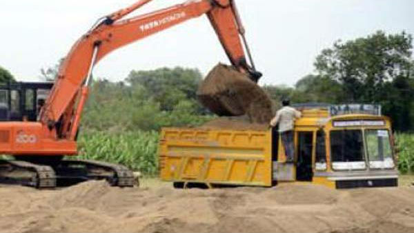 ఏపీలో కొత్త ఇసుక విధానం ..టన్ను ఇసుక ధర 375 రూపాయలుగా నిర్ణయించిన ప్రభుత్వం