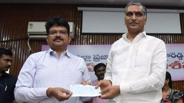 మన ఊరు కార్యక్రమం.. కలెక్టర్ పిలుపు.. గ్రామాలకు విరాళాలు