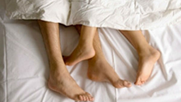 సెక్స్ చేస్తూ .. చేస్తూ ...