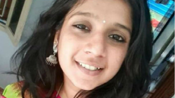 ప్రాణాలు తీసిన బ్యానర్..