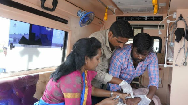 YSRCP MLA Dr Sridevi gave treatment in an Ambulance to injured in an accident YSRCP MLA Dr Sridevi gave treatment in an Ambulance to injured in an accident
