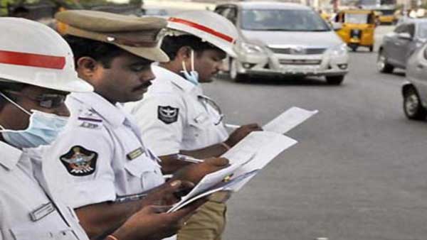 హర్షం వ్యక్తం చేస్తున్న వాహనదారులు