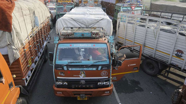 Delhi Truck driver imposed heavy fine of Rs.2 lakh,for the first time ever Delhi Truck driver imposed heavy fine of Rs.2 lakh,for the first time ever