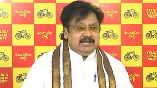 Varla Ramaiah tweeted a photo saying this was the first construction of Jagans government Varla Ramaiah tweeted a photo saying this was the first construction of Jagans government