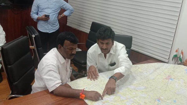 YSRCP MLA Thopudurthi Prakash Reddy met Karnataka CM Yediyurappa at Bengaluru YSRCP MLA Thopudurthi Prakash Reddy met Karnataka CM Yediyurappa at Bengaluru