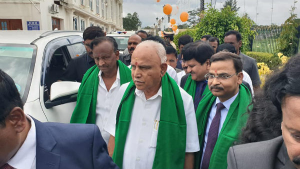సభకు రండి టోకన్ తీసుకోండి