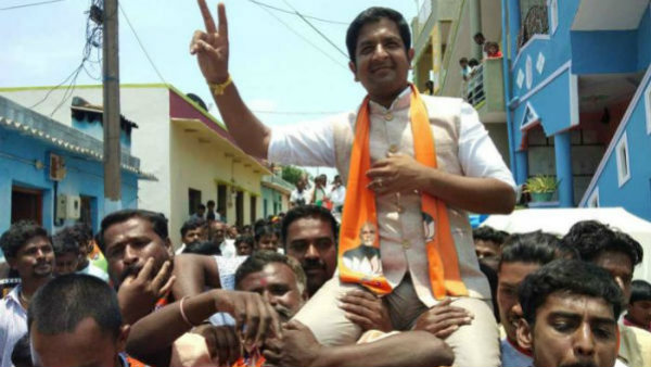 పెద్దలకు మాత్రమే !