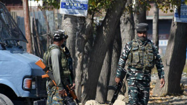 5 non-Kashmiri labourers shot dead by terrorists in Kulgam 5 non-Kashmiri labourers shot dead by terrorists in Kulgam