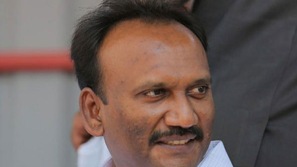 వైసీపీ చీరాల నేత ఆమంచిపై ఆరోపణలు