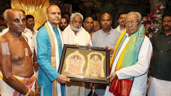 ఏపీ గవర్నర్ ఇంత సింపుల్ గా...
