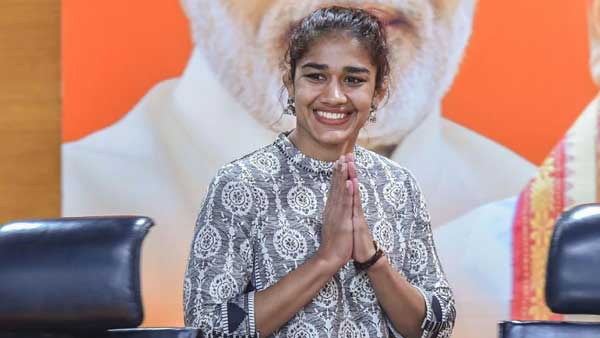 BJPs star candidates Yogeshwar Dutt, Babita Phogat take lead BJPs star candidates Yogeshwar Dutt, Babita Phogat take lead