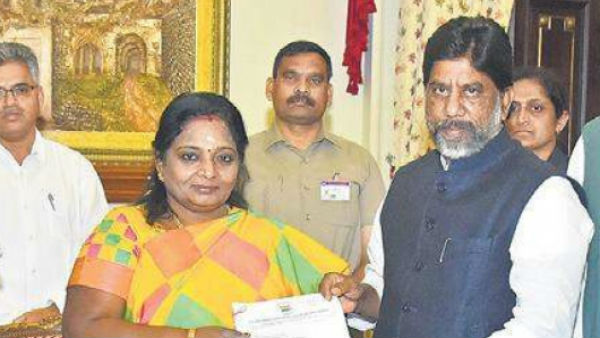 TSRTC STRIKE:to initiate on rtc strike opposition leaders ask to governer TSRTC STRIKE:to initiate on rtc strike opposition leaders ask to governer