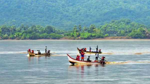 cricketDharmadi satyam will start the work to take out the Boat on monady cricketDharmadi satyam will start the work to take out the Boat on monady