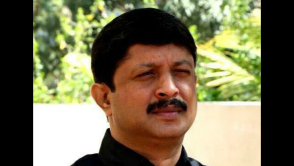 హోం మంత్రి ఫోన్