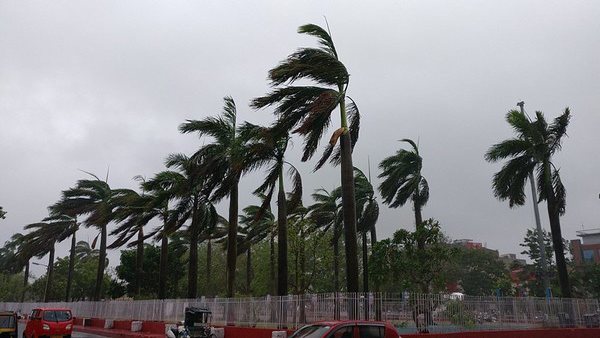 Cyclone Kyarr making its way towards coastal Maharashtra, Heavy rains expected Cyclone Kyarr making its way towards coastal Maharashtra, Heavy rains expected