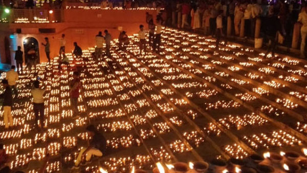 ఫిజీ మంత్రి నోట.. హిందీ భక్తి గీతం