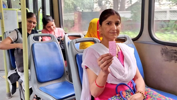 Free travel scheme in DTC for women started in Delhi Free travel scheme in DTC for women started in Delhi