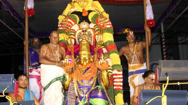 నేడు స్వామివారికి గరుడ వాహన సేవ