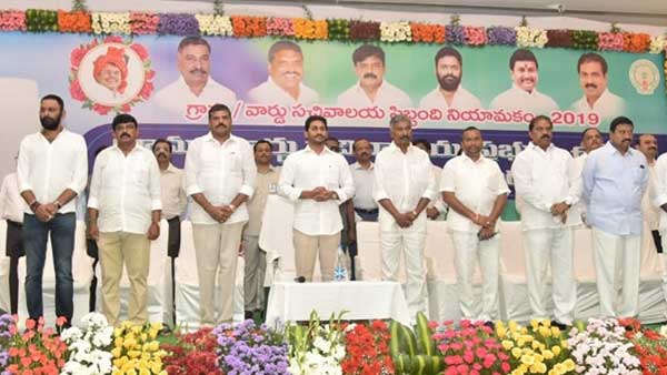 మూడేళ్ళు తప్పనిసరిగా పని చెయ్యాల్సిందే