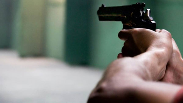 Maharashtra polls: Swabhimani Paksha candidate shot at, thrashed Maharashtra polls: Swabhimani Paksha candidate shot at, thrashed