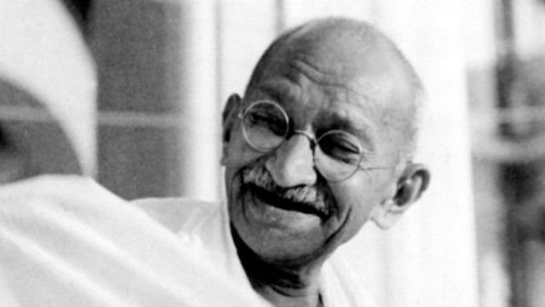 ఓ చిన్న గదిలో గాంధీజీకి ఆపరేషన్