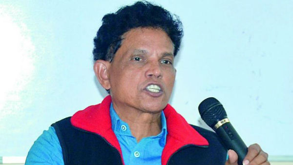 వివాదాస్పద వ్యాఖ్యలతో బదిలీ..