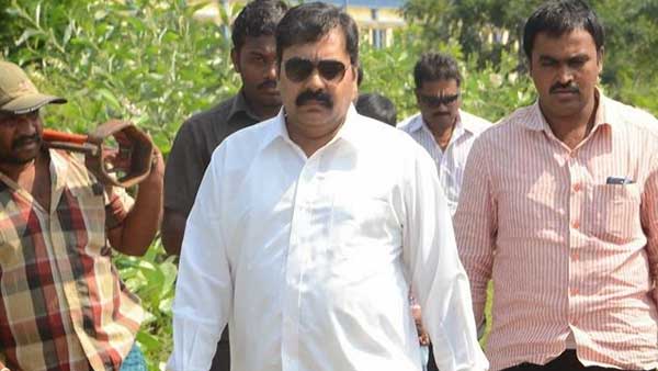 గోవర్దన్ రెడ్డి పైన ఆరోపణలు..