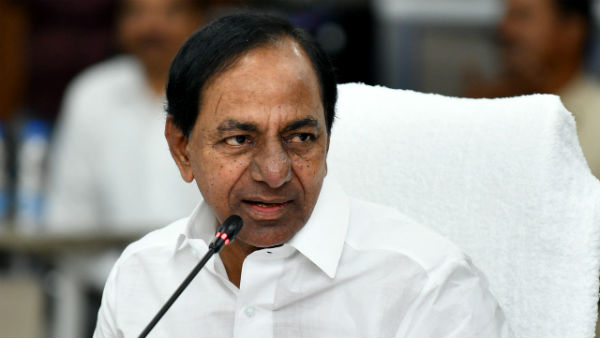 విమర్శలకు దిగిన ప్రతిపక్షాలు