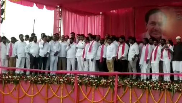 ఆనాడు ఇంతకన్నా ఎక్కువ వర్షం.. సభ నడిపించారుగా..!