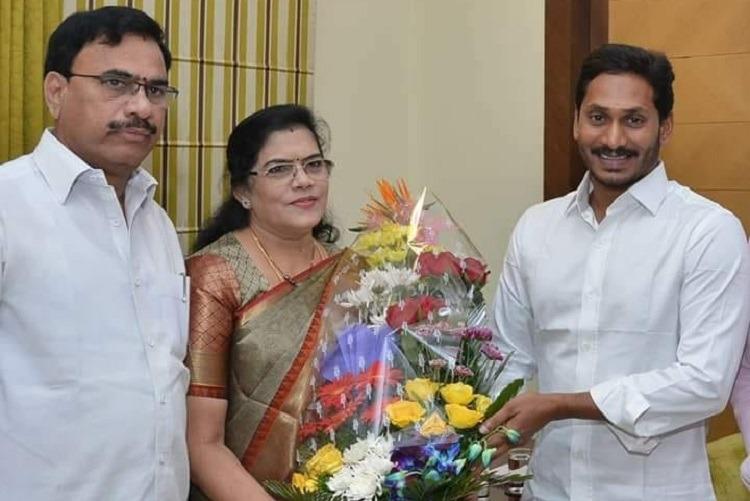 Jagan changing AP as corrupt state ... said killi kruparani Jagan changing AP as corrupt state ... said killi kruparani