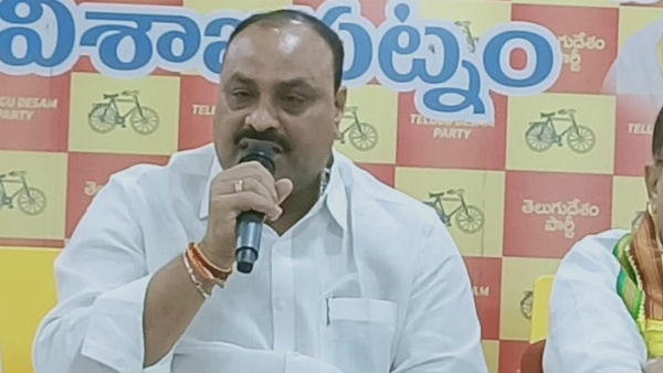 పోలీసులతో వాగ్వాదం
