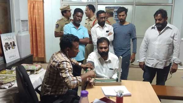 అర్ధరాత్రి పోలీసులను పంపిస్తారా?
