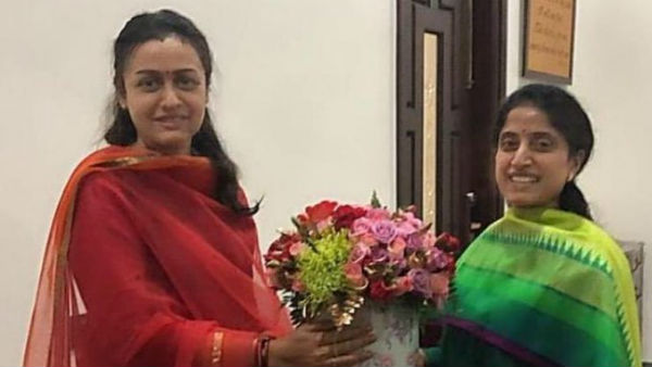 Tollywood Actor Mahesh Babu wife Namrata Shirodkar meets Chief Minister YS Jagan wife YS Bharati Tollywood Actor Mahesh Babu wife Namrata Shirodkar meets Chief Minister YS Jagan wife YS Bharati
