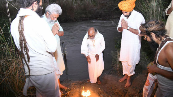 గంగా హారతిలో పవన్ కళ్యాణ్