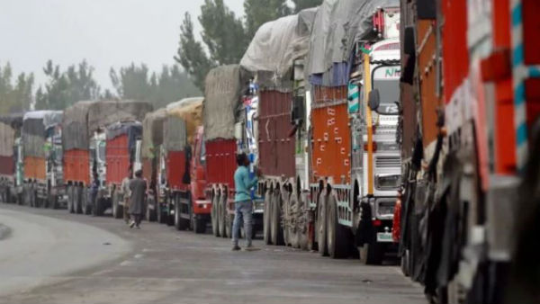 2 killed after terrorists target non-local truckers in Shopian 2 killed after terrorists target non-local truckers in Shopian