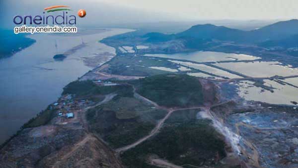Land collapse at Polavaram again .. People of nearby villages in panic Land collapse at Polavaram again .. People of nearby villages in panic