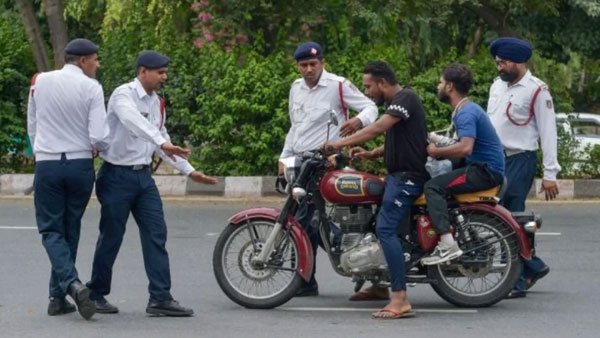 delhi police decided to cancel traffic challans for some period delhi police decided to cancel traffic challans for some period