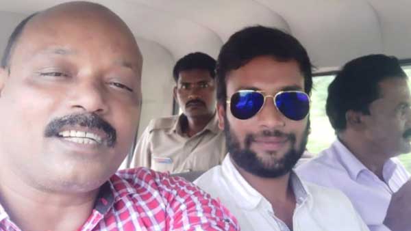 A Police Inspector took a selfie with a murder accused and transferred A Police Inspector took a selfie with a murder accused and transferred