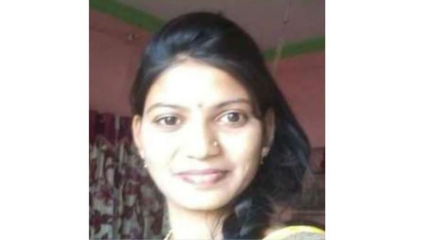 No ambulance, Marathi actress Pooja Zunjar and newborn baby die after delivery No ambulance, Marathi actress Pooja Zunjar and newborn baby die after delivery