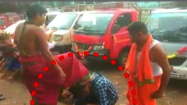 leg blessings gesture by priest in odisha viral video leg blessings gesture by priest in odisha viral video