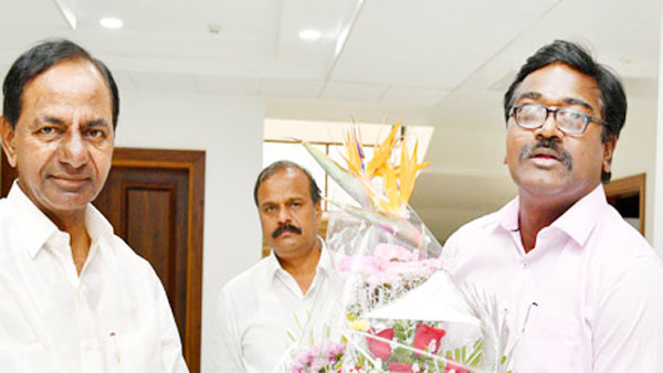 tsrtc strike: minister puvvada met kcr.. discuss rtc strike issue tsrtc strike: minister puvvada met kcr.. discuss rtc strike issue